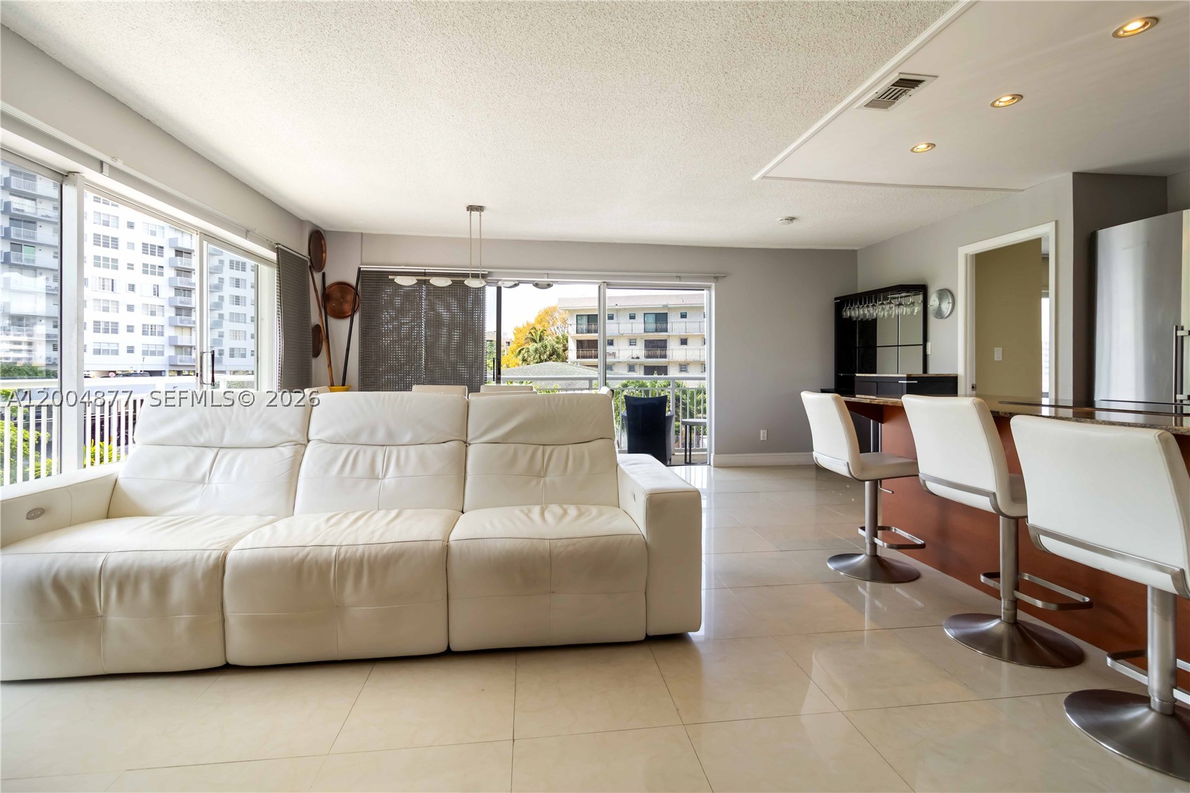 126 Golden Isles Dr #32A, Hallandale Beach FL 33009