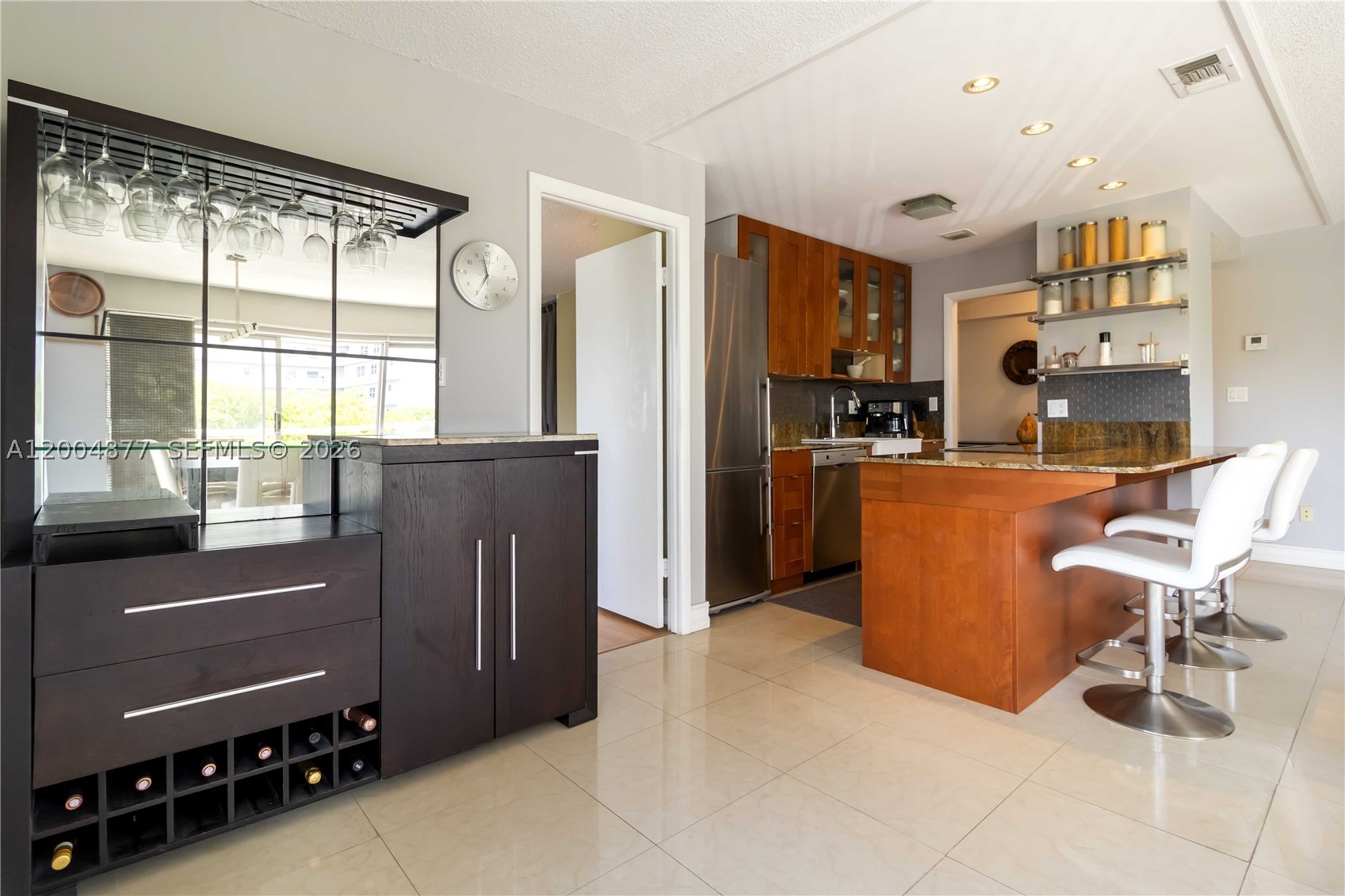 126 Golden Isles Dr #32A, Hallandale Beach FL 33009