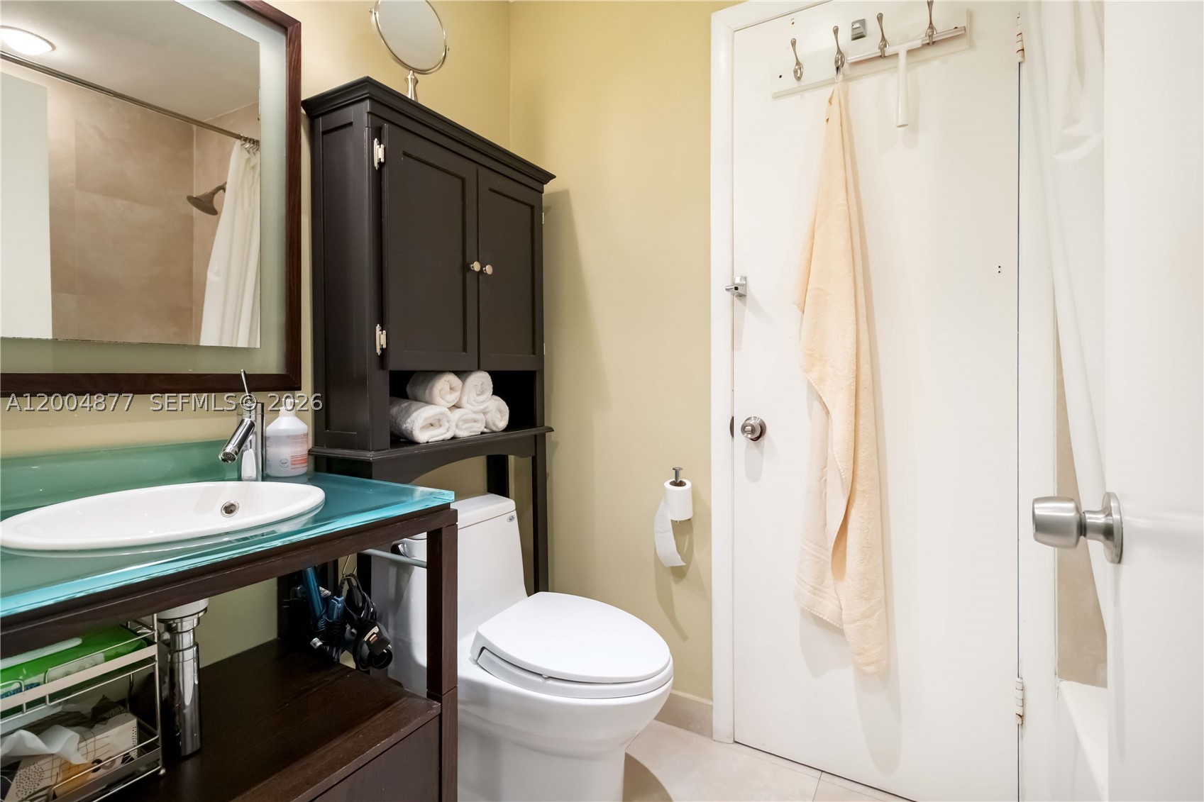126 Golden Isles Dr #32A, Hallandale Beach FL 33009