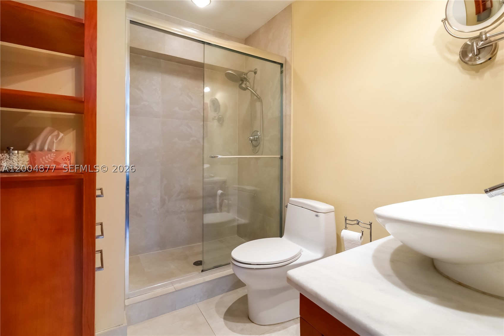126 Golden Isles Dr #32A, Hallandale Beach FL 33009