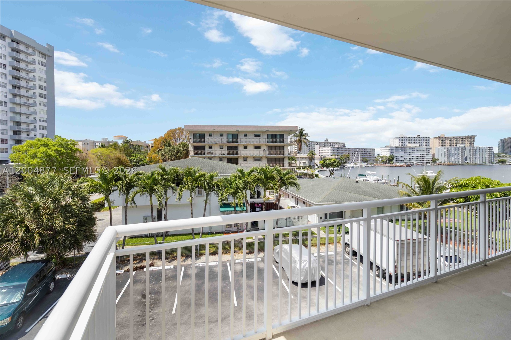 126 Golden Isles Dr #32A, Hallandale Beach FL 33009