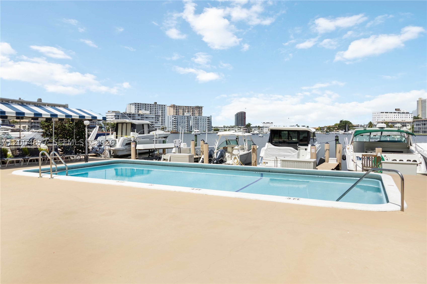 126 Golden Isles Dr #32A, Hallandale Beach FL 33009