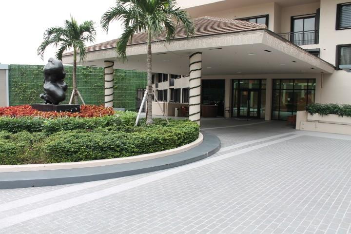 540 Brickell Key Dr #724, Miami FL 33131