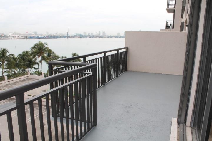 540 Brickell Key Dr #724, Miami FL 33131