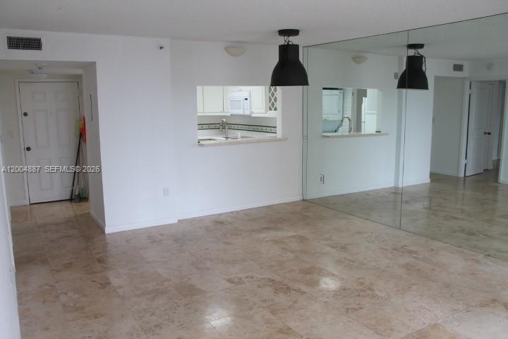 540 Brickell Key Dr #724, Miami FL 33131