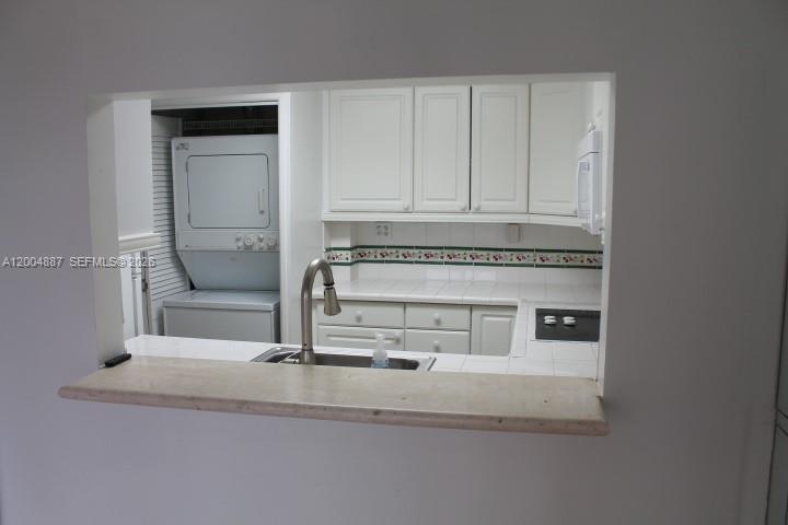 540 Brickell Key Dr #724, Miami FL 33131