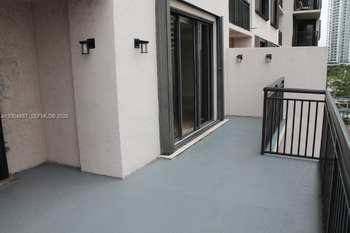 540 Brickell Key Dr #724, Miami FL 33131