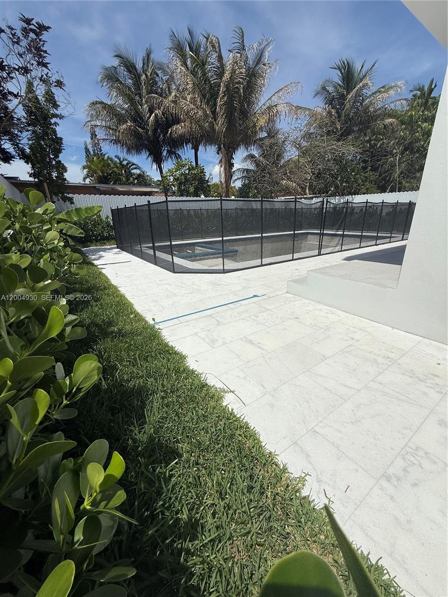 6449 SW 28th St, Miami FL 33155
