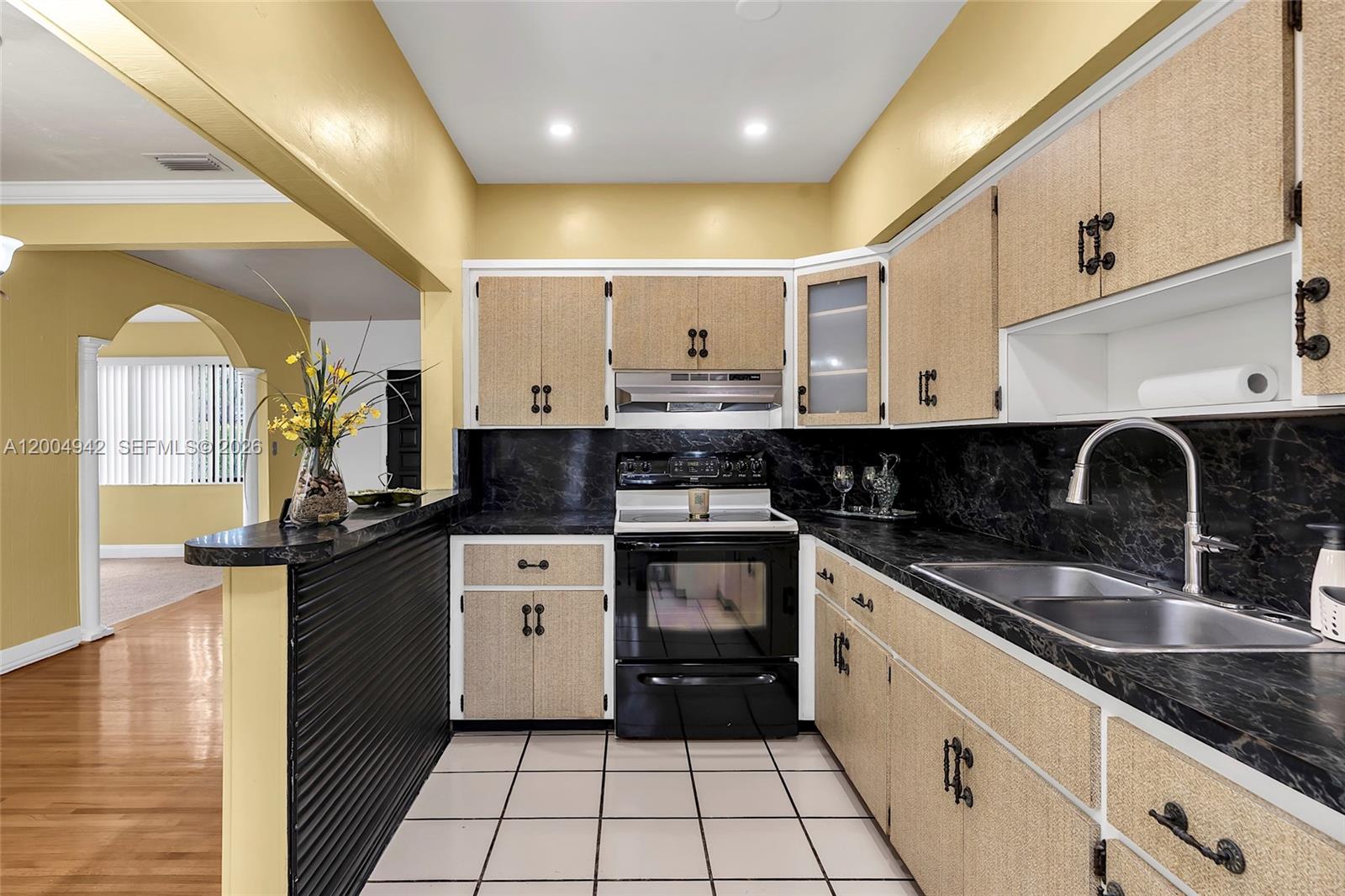 3694 NW 20th St, Miami FL 33142