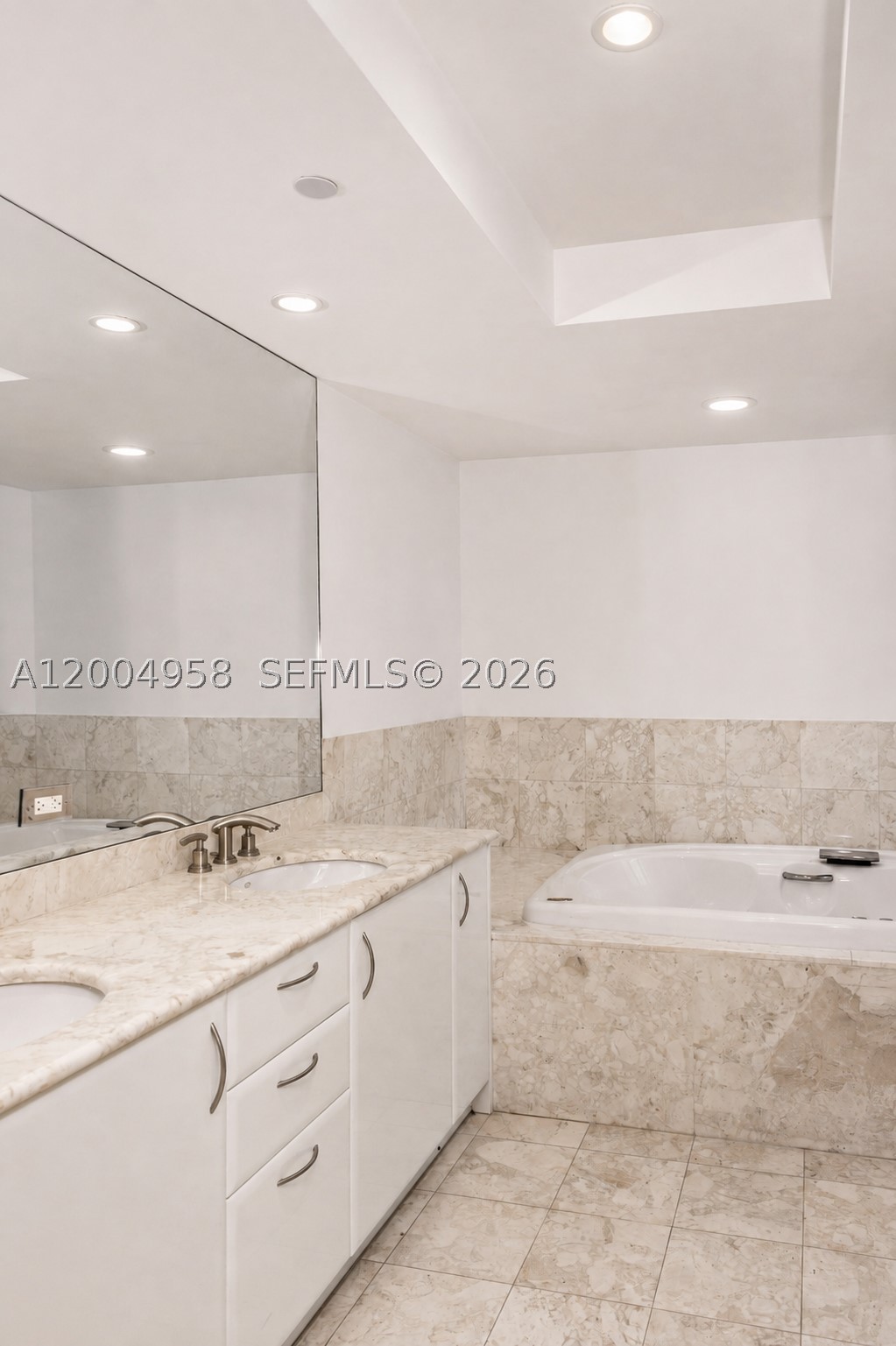 1331 Brickell Bay Dr #302, Miami FL 33131