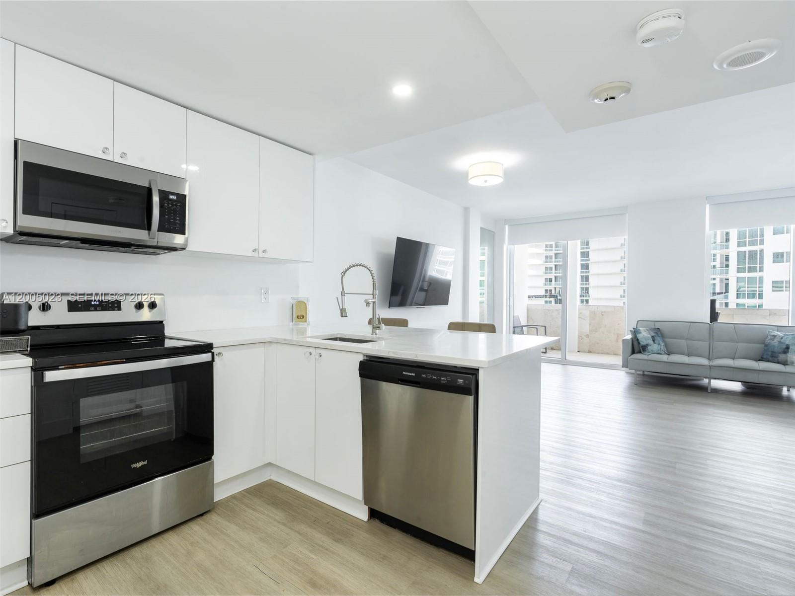 10275 Collins Ave #1502, Bal Harbour FL 33154