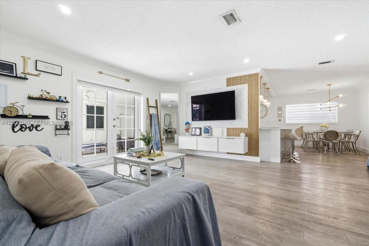 740 SW 7th Ave, Hallandale Beach FL 33009