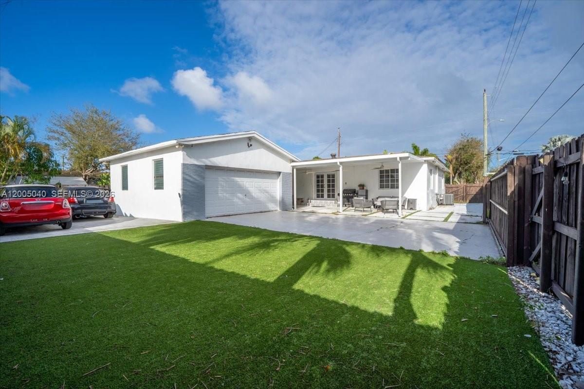 740 SW 7th Ave, Hallandale Beach FL 33009