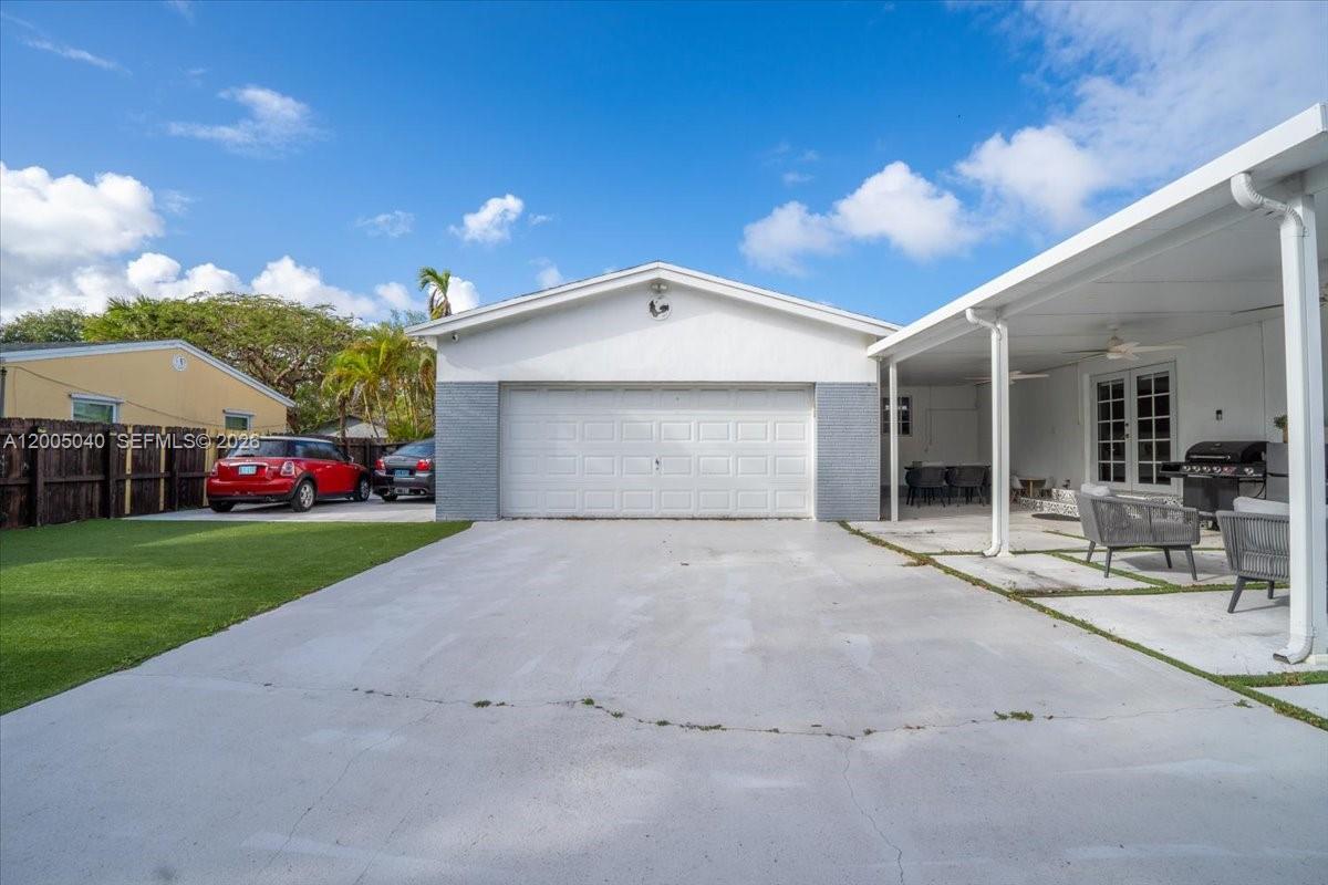 740 SW 7th Ave, Hallandale Beach FL 33009