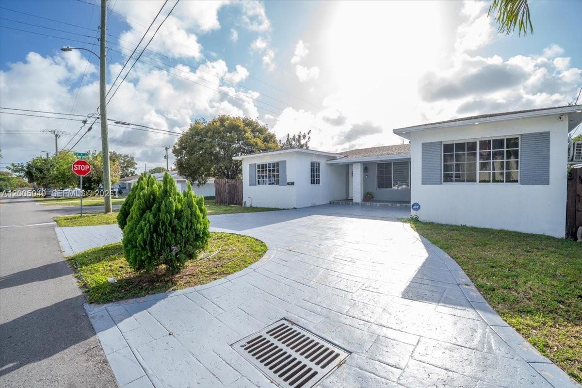 740 SW 7th Ave, Hallandale Beach FL 33009