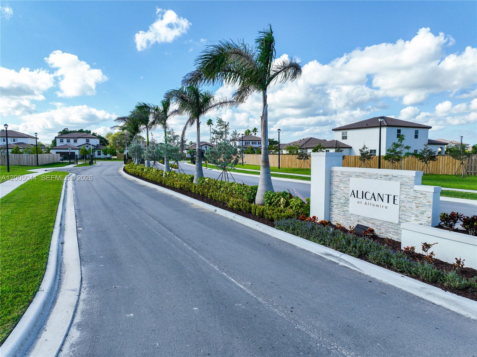 2333 SE 28th Ct, Homestead FL 33035