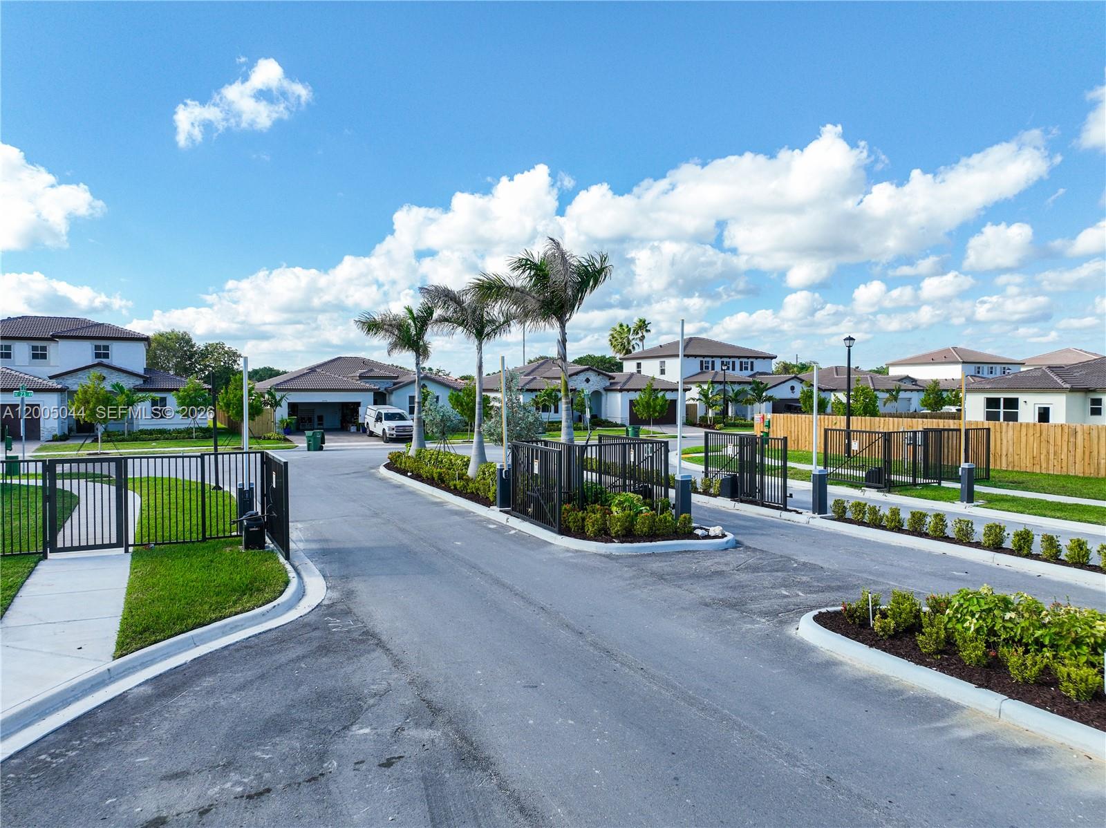 2333 SE 28th Ct, Homestead FL 33035