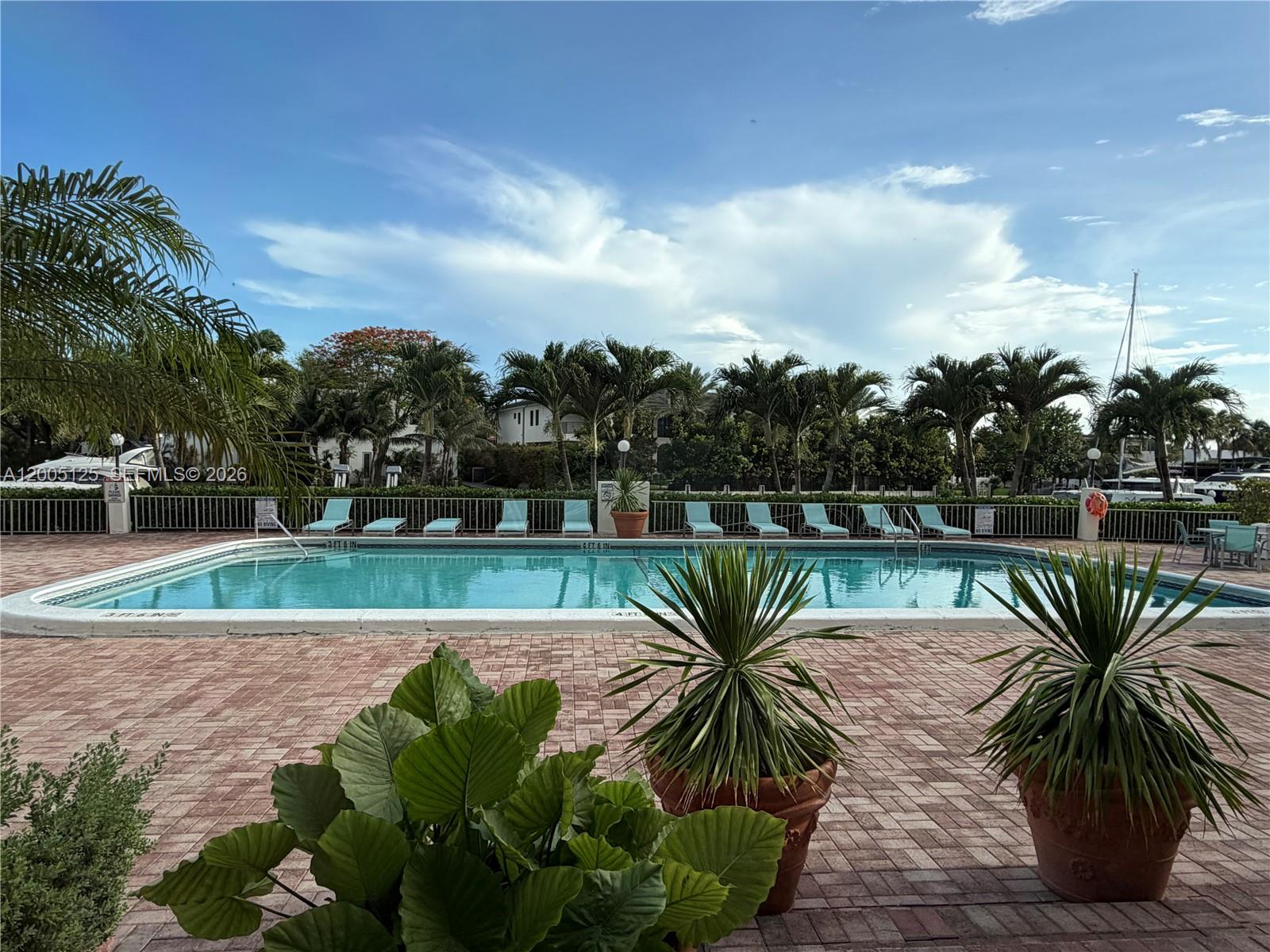 401 Golden Isles Dr #716, Hallandale Beach FL 33009