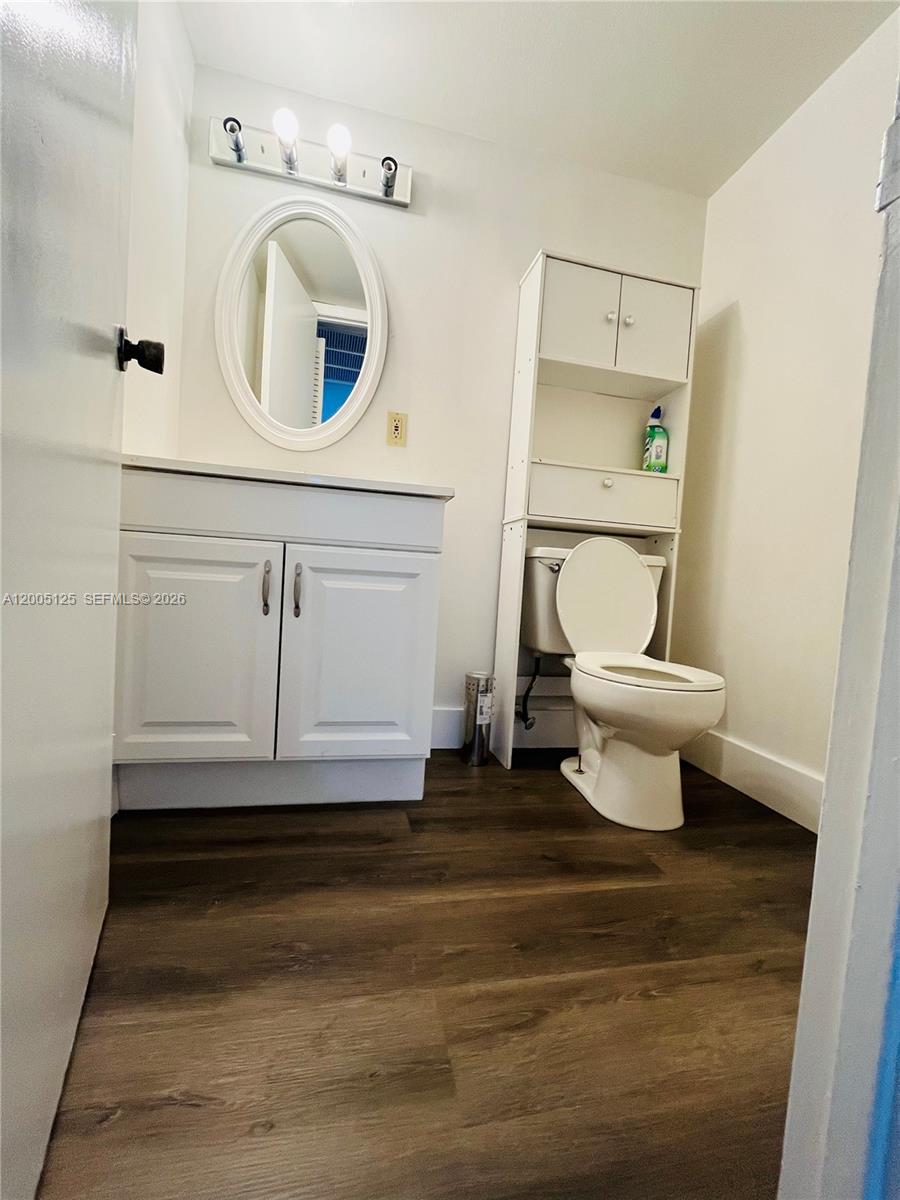 401 Golden Isles Dr #716, Hallandale Beach FL 33009