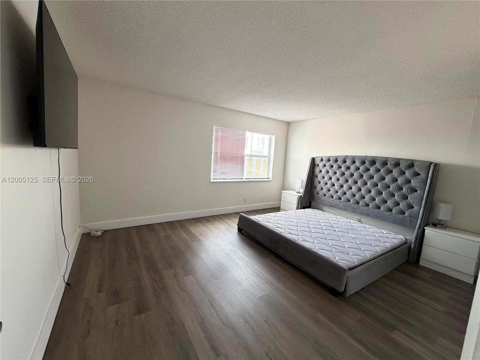 401 Golden Isles Dr #716, Hallandale Beach FL 33009