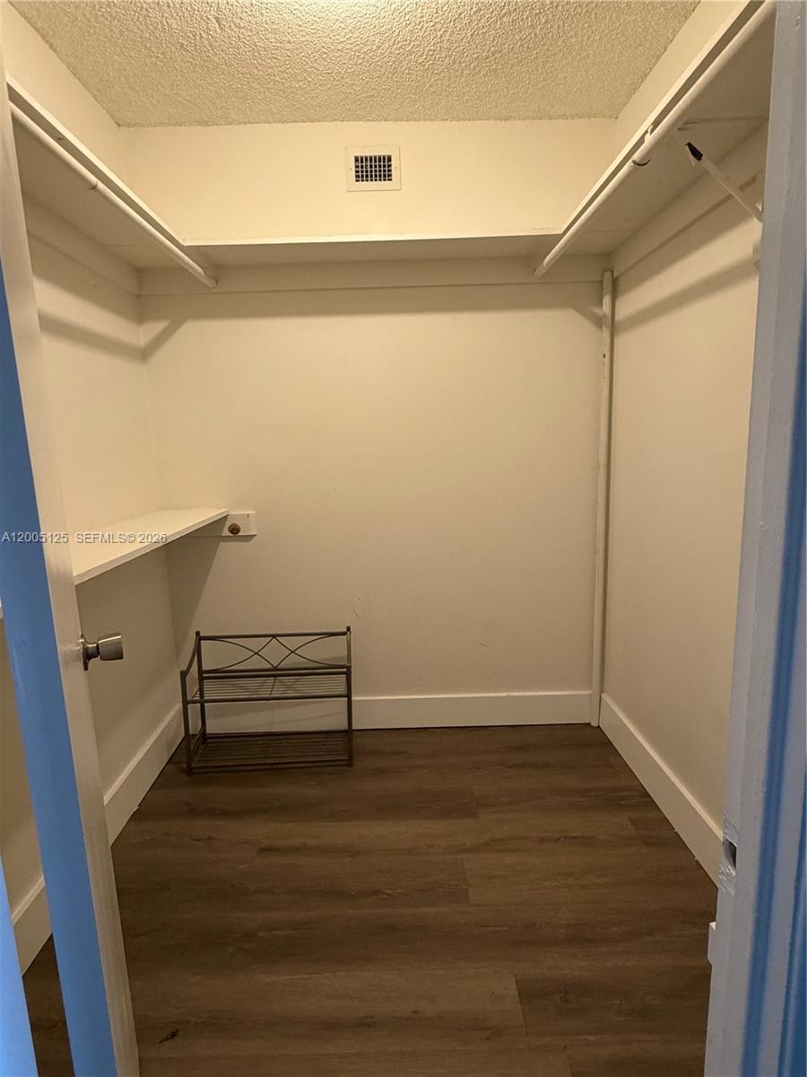 401 Golden Isles Dr #716, Hallandale Beach FL 33009