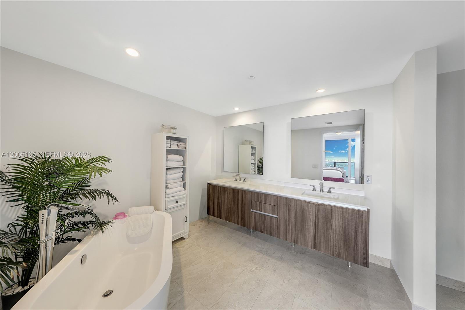 488 NE 18th St #3715, Miami FL 33132