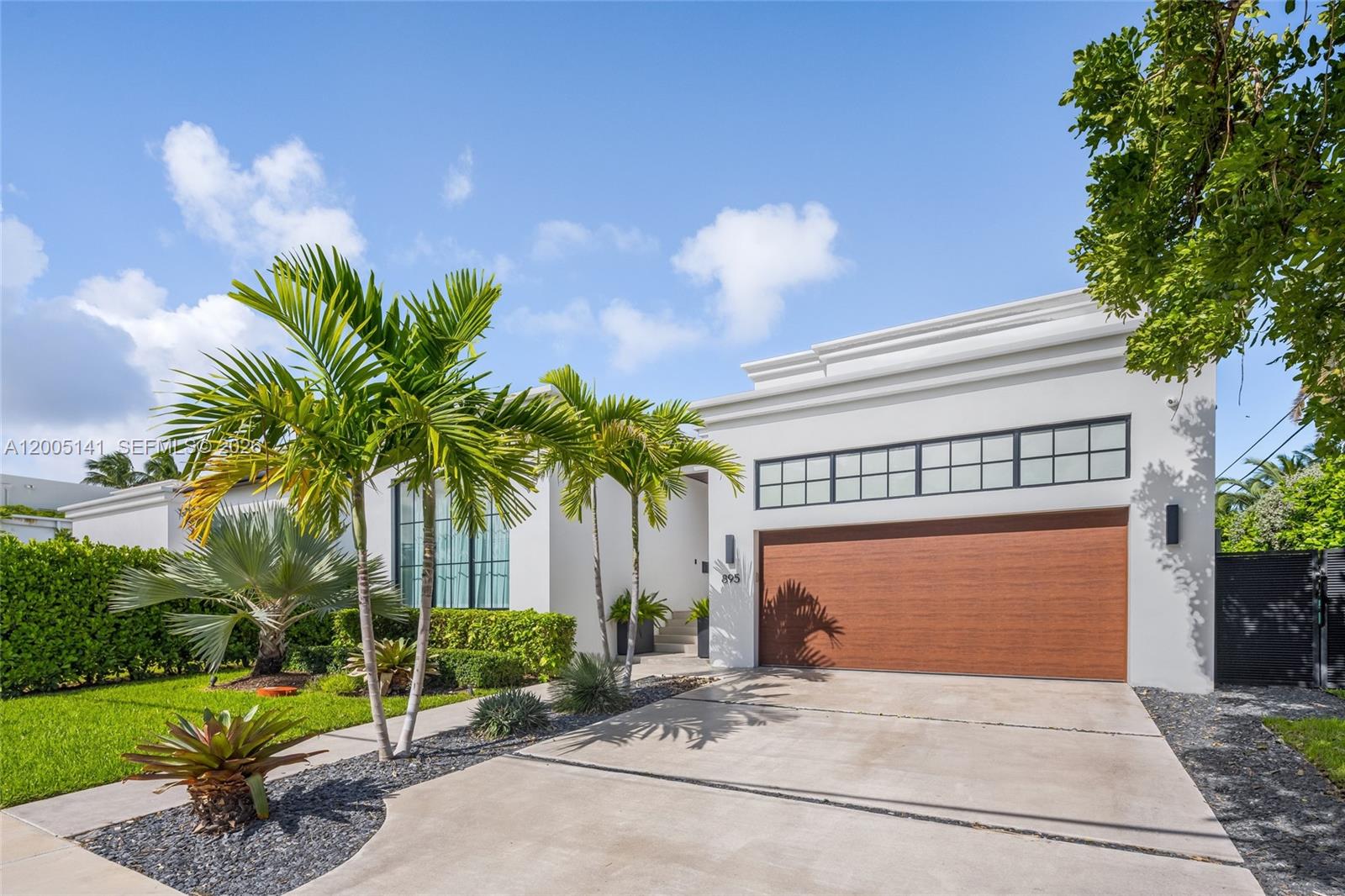 895 NE 76th St, Miami FL 33138