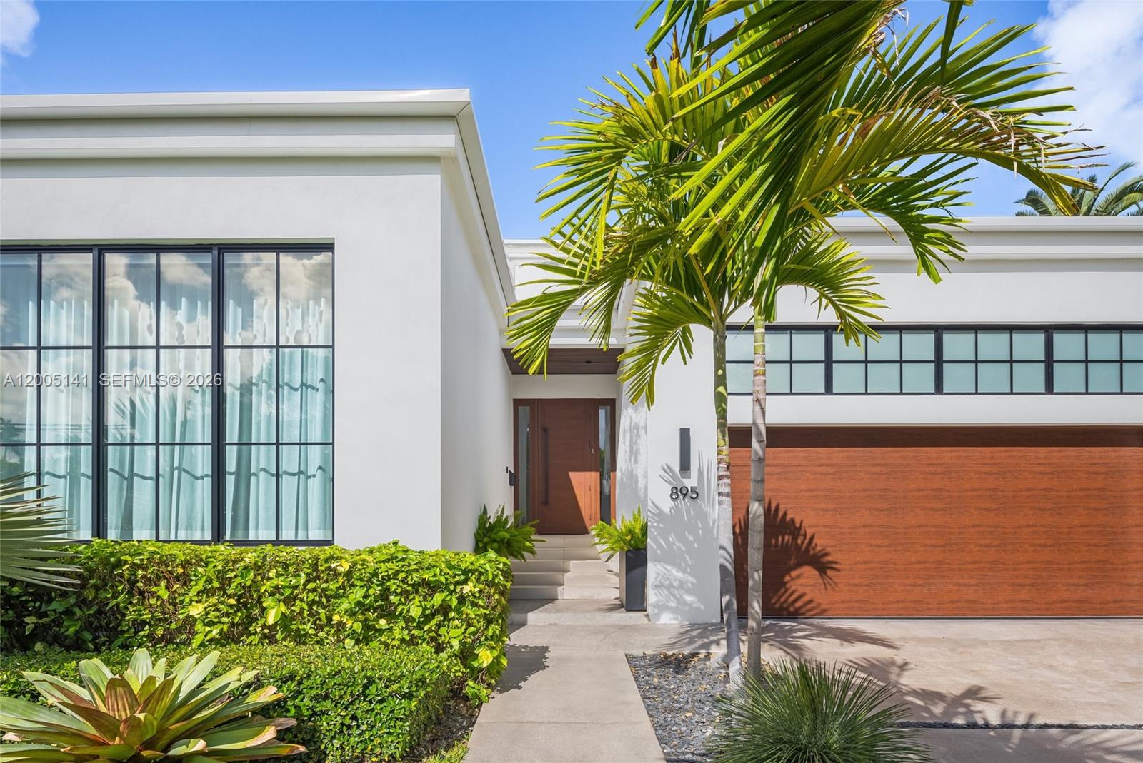 895 NE 76th St, Miami FL 33138