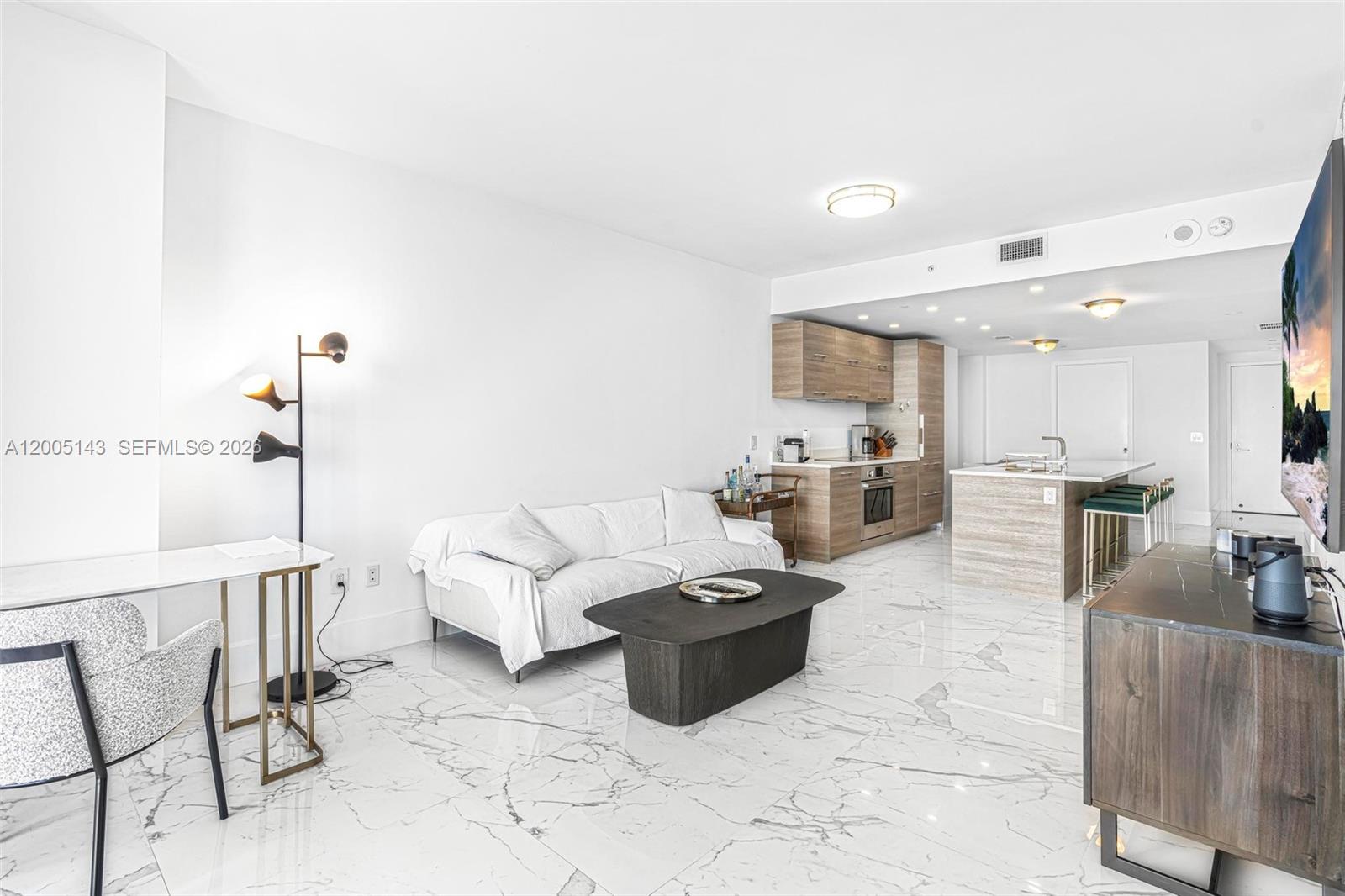 650 NE 32nd St #4903, Miami FL 33137
