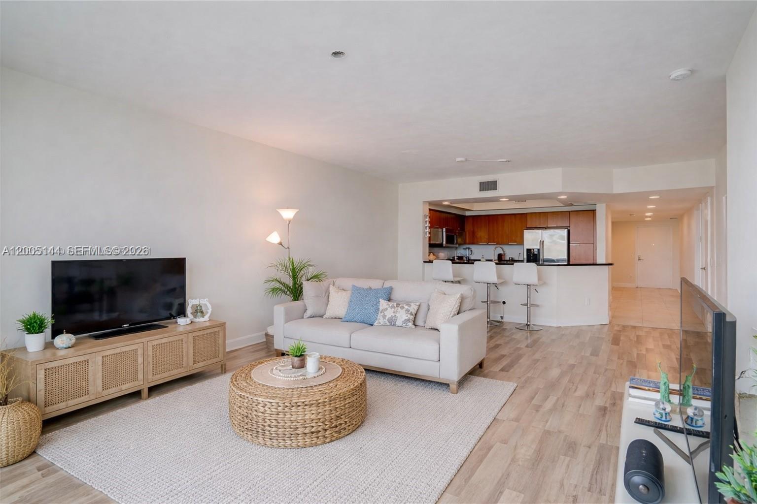 15051 Royal Oaks Ln #503, North Miami FL 33181