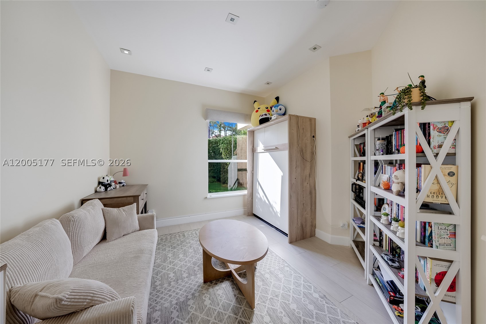 1366 W Harbor Vw W, Hollywood FL 33019