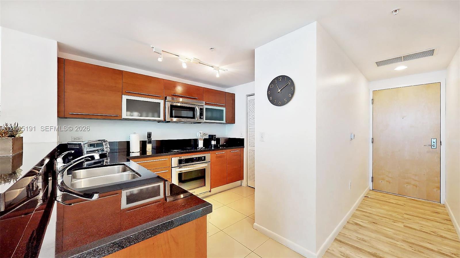 244 Biscayne Blvd #704, Miami FL 33132