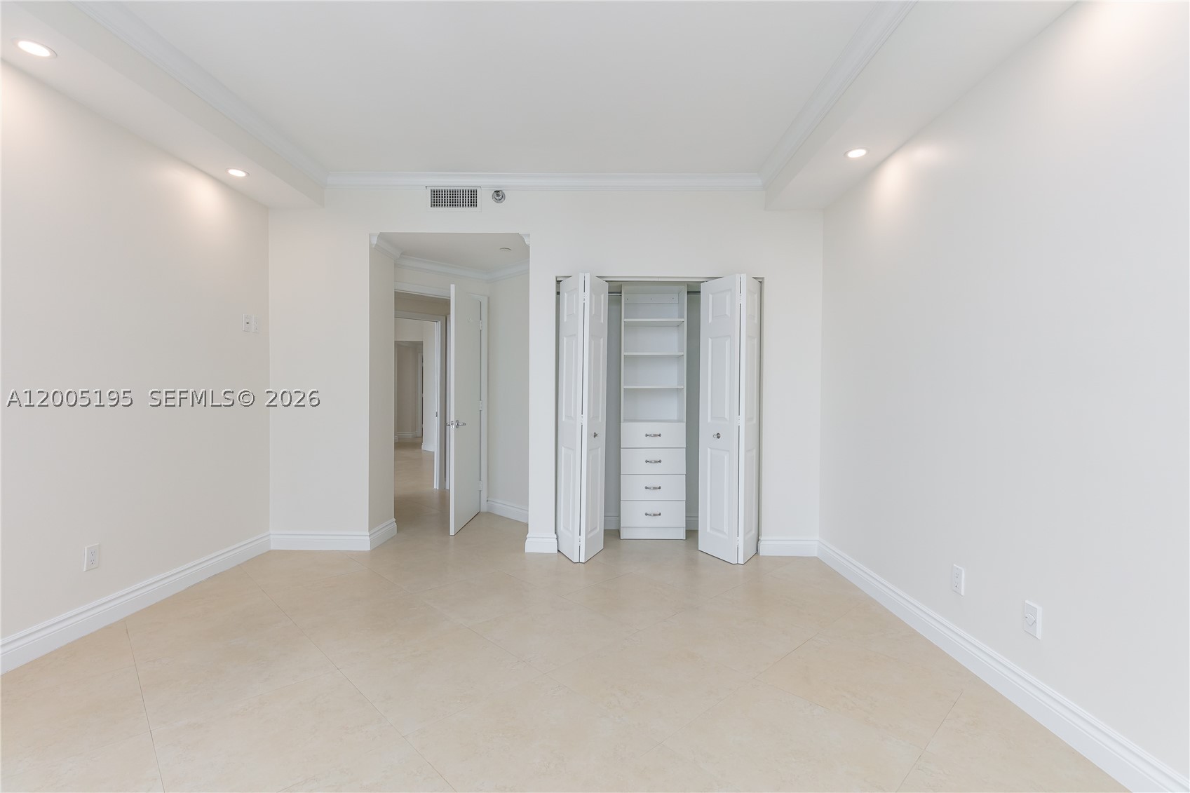21150 Point PL #LPH 2902, Aventura FL 33180