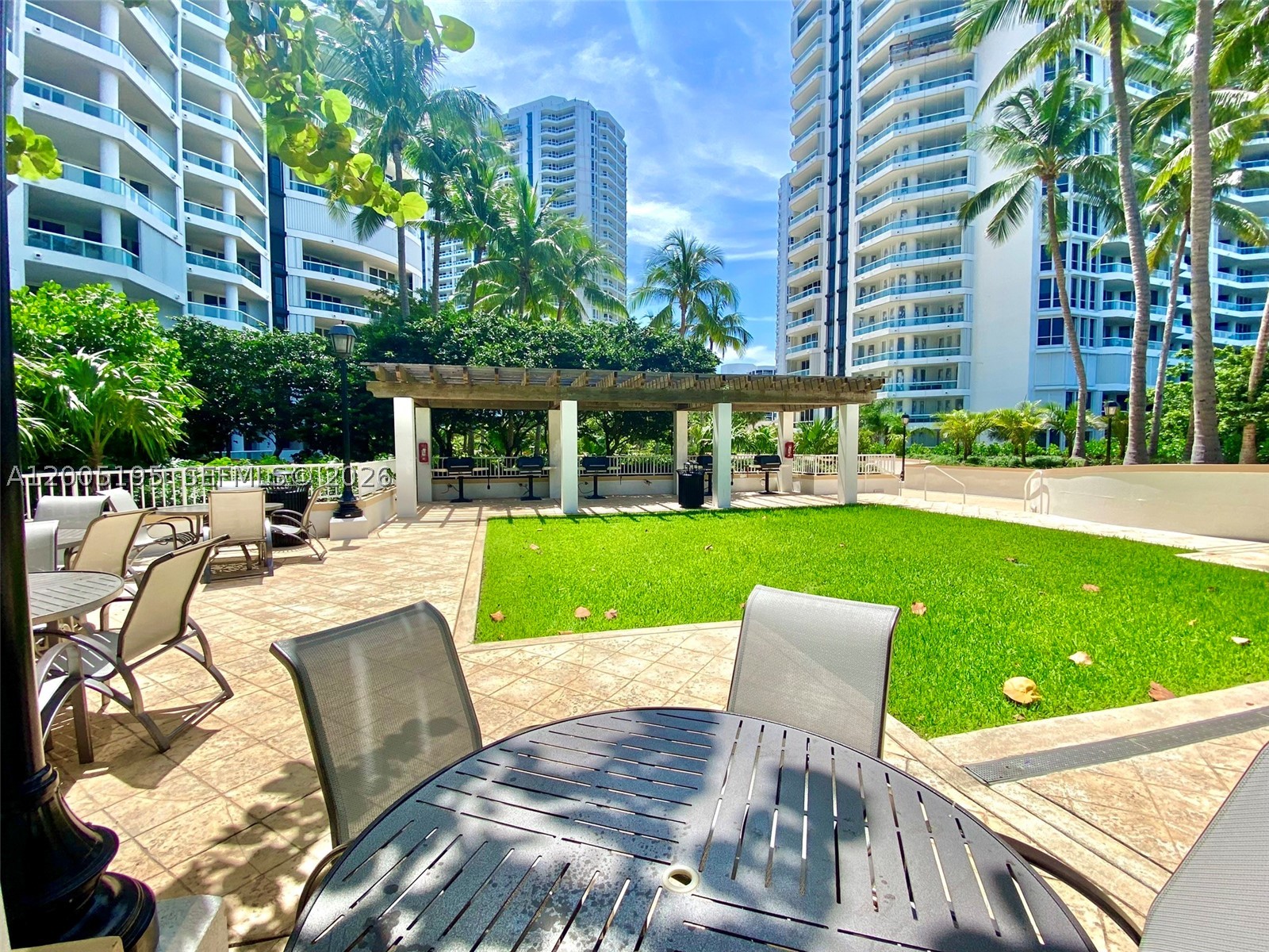 21150 Point PL #LPH 2902, Aventura FL 33180