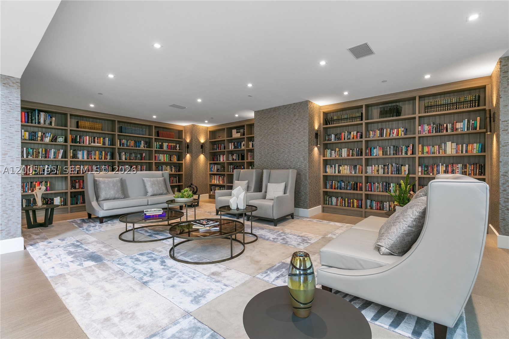 21150 Point PL #LPH 2902, Aventura FL 33180