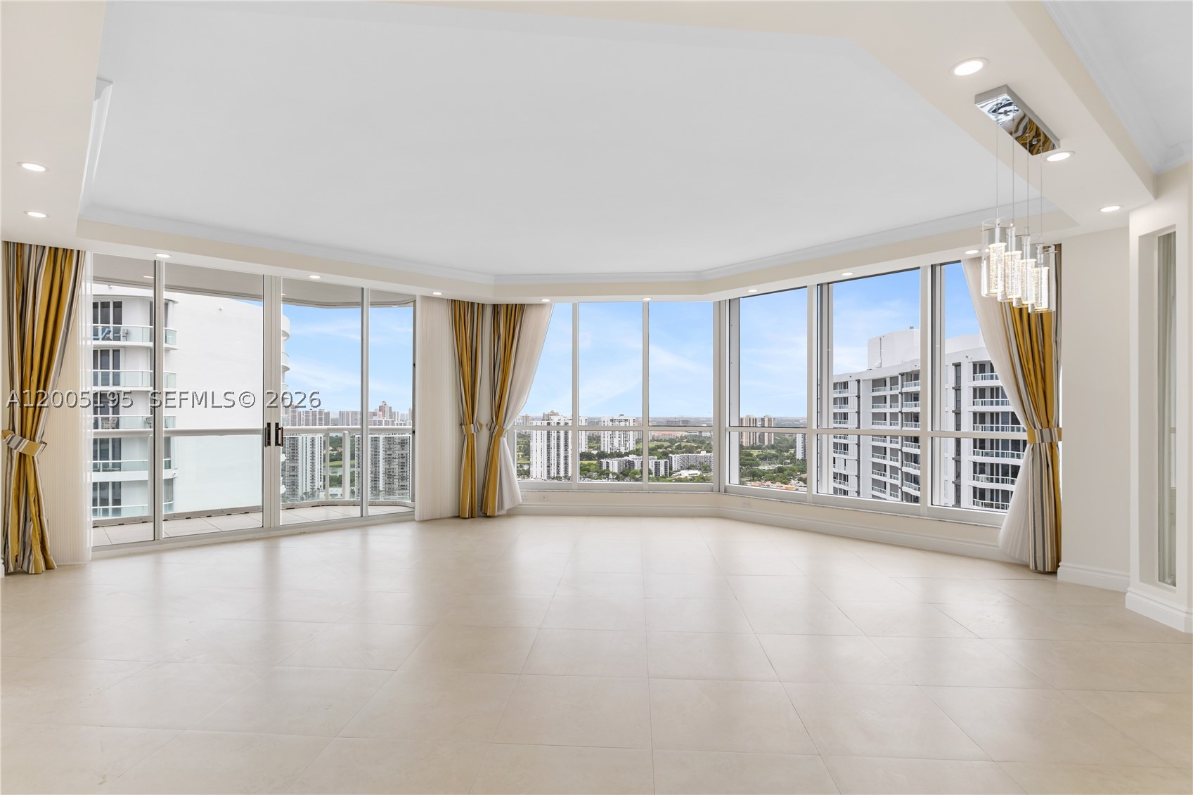 21150 Point PL #LPH 2902, Aventura FL 33180