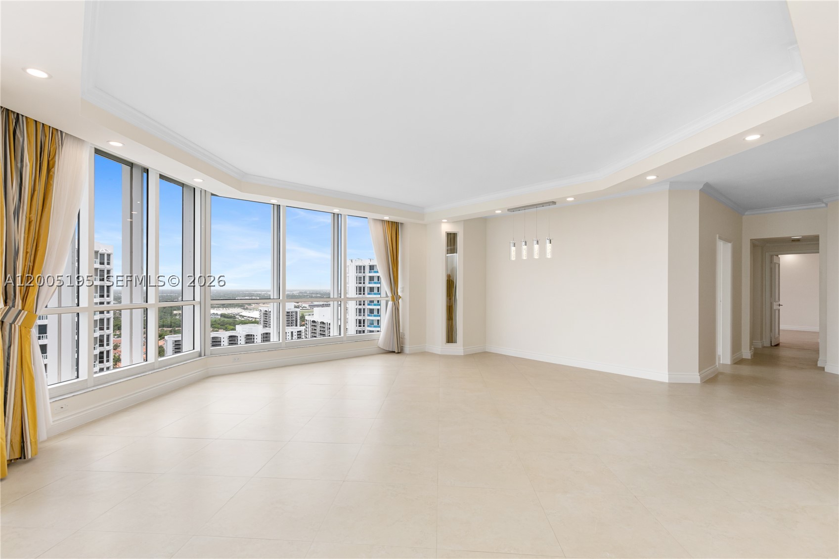 21150 Point PL #LPH 2902, Aventura FL 33180
