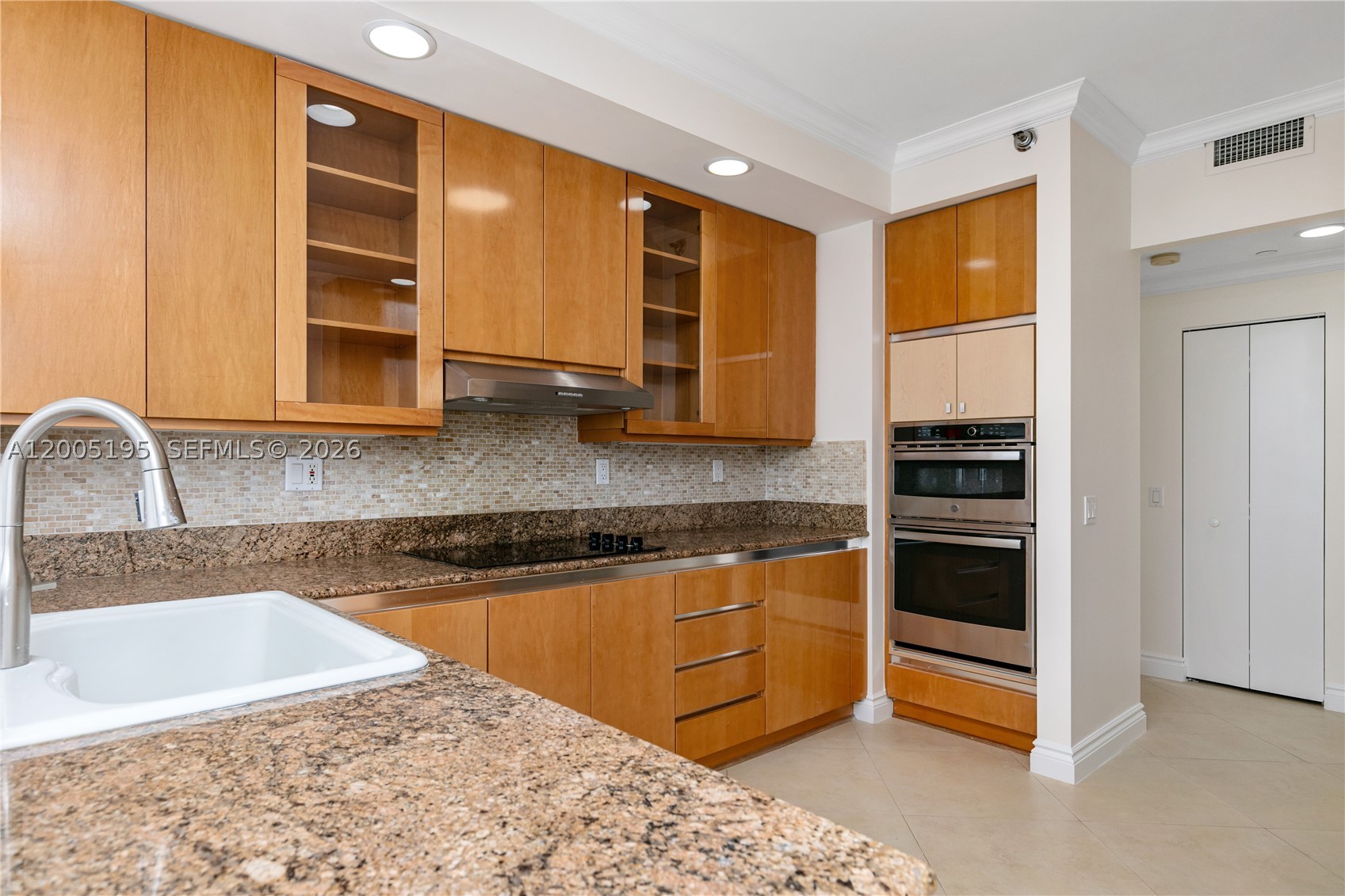 21150 Point PL #LPH 2902, Aventura FL 33180