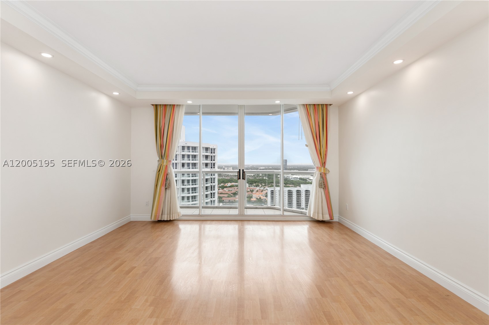 21150 Point PL #LPH 2902, Aventura FL 33180