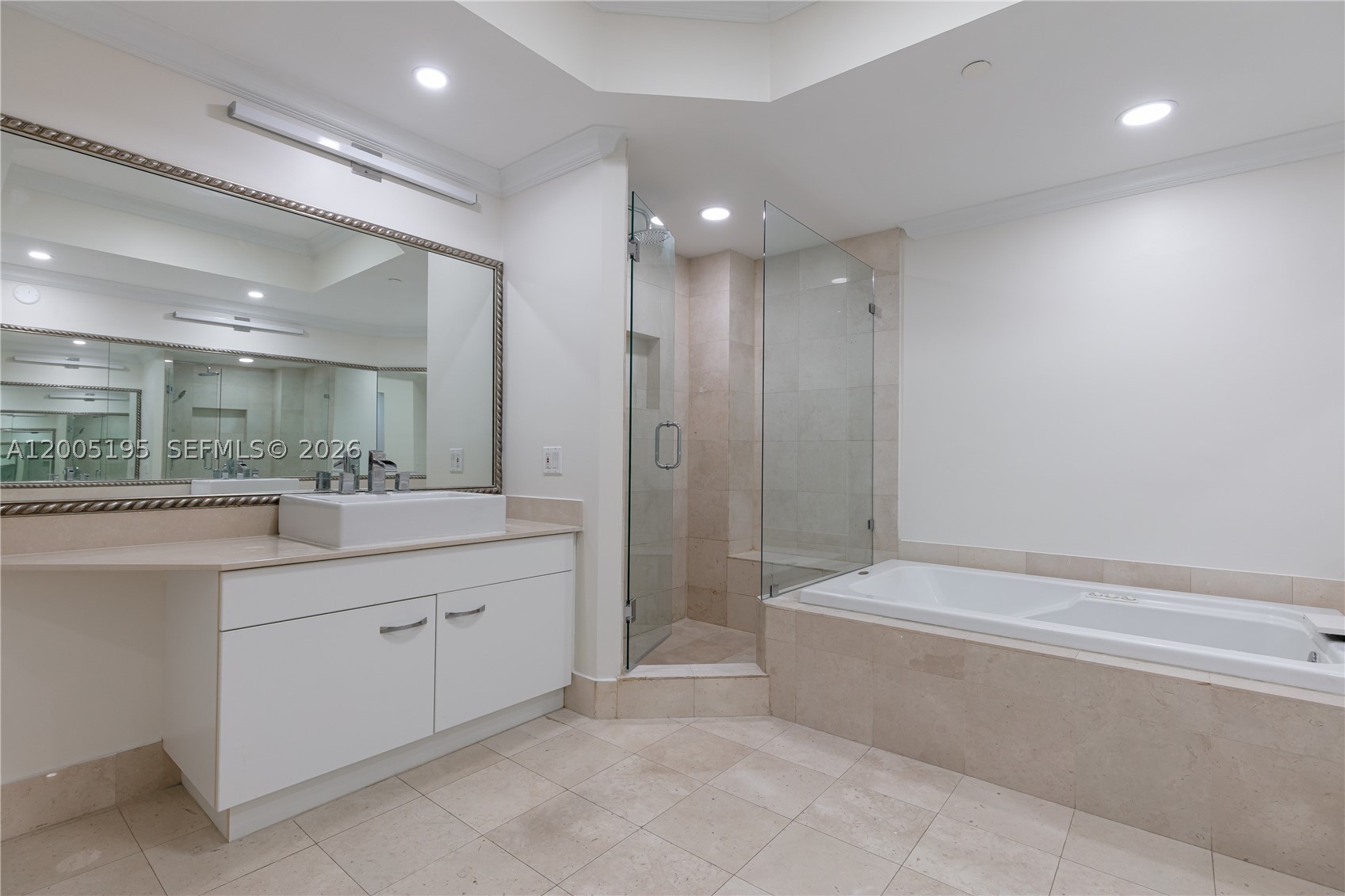 21150 Point PL #LPH 2902, Aventura FL 33180