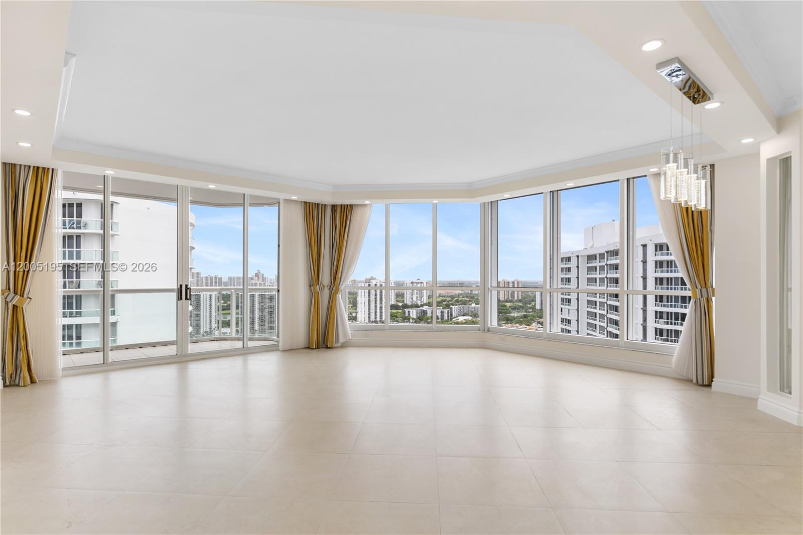 21150 Point PL #LPH 2902, Aventura FL 33180