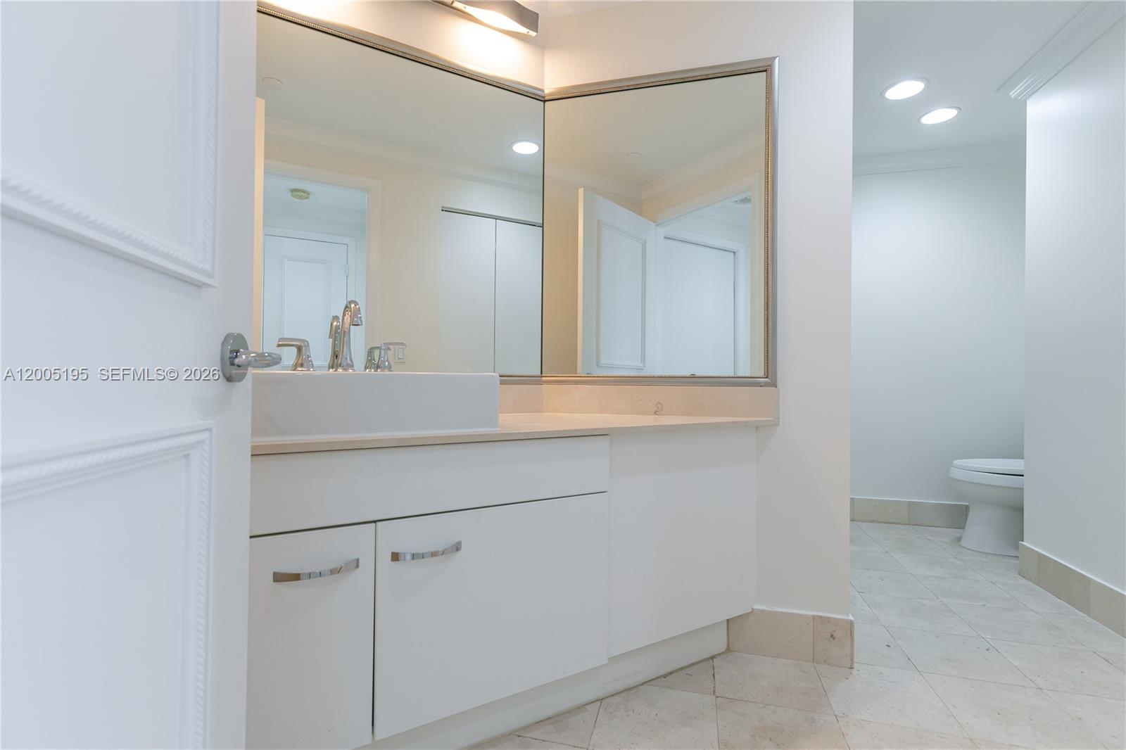 21150 Point PL #LPH 2902, Aventura FL 33180