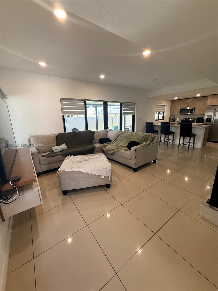 102 NW 10th Pl, Florida City FL 33034