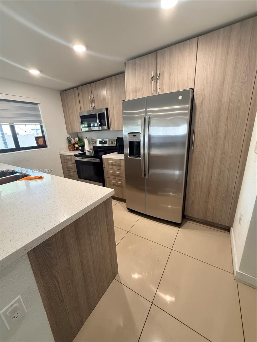 102 NW 10th Pl, Florida City FL 33034