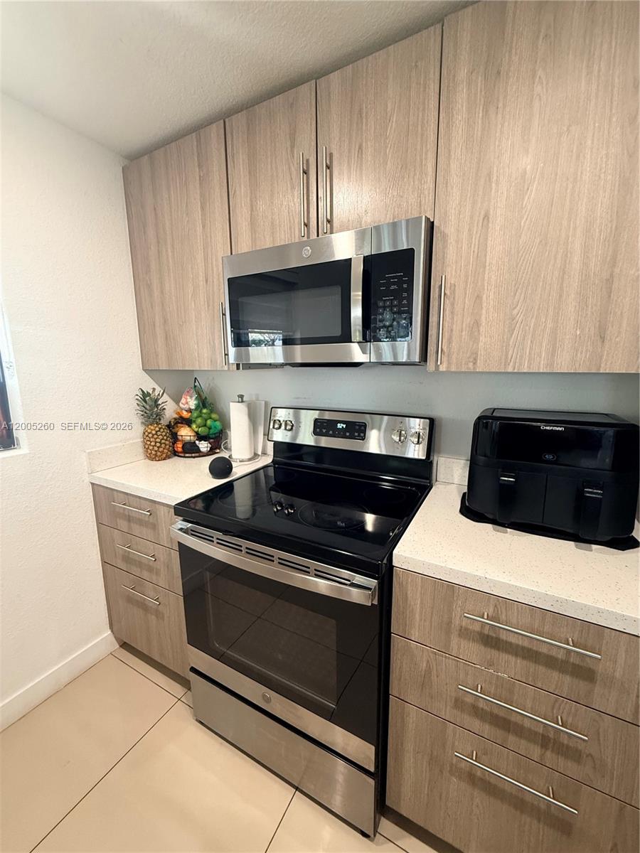 102 NW 10th Pl, Florida City FL 33034