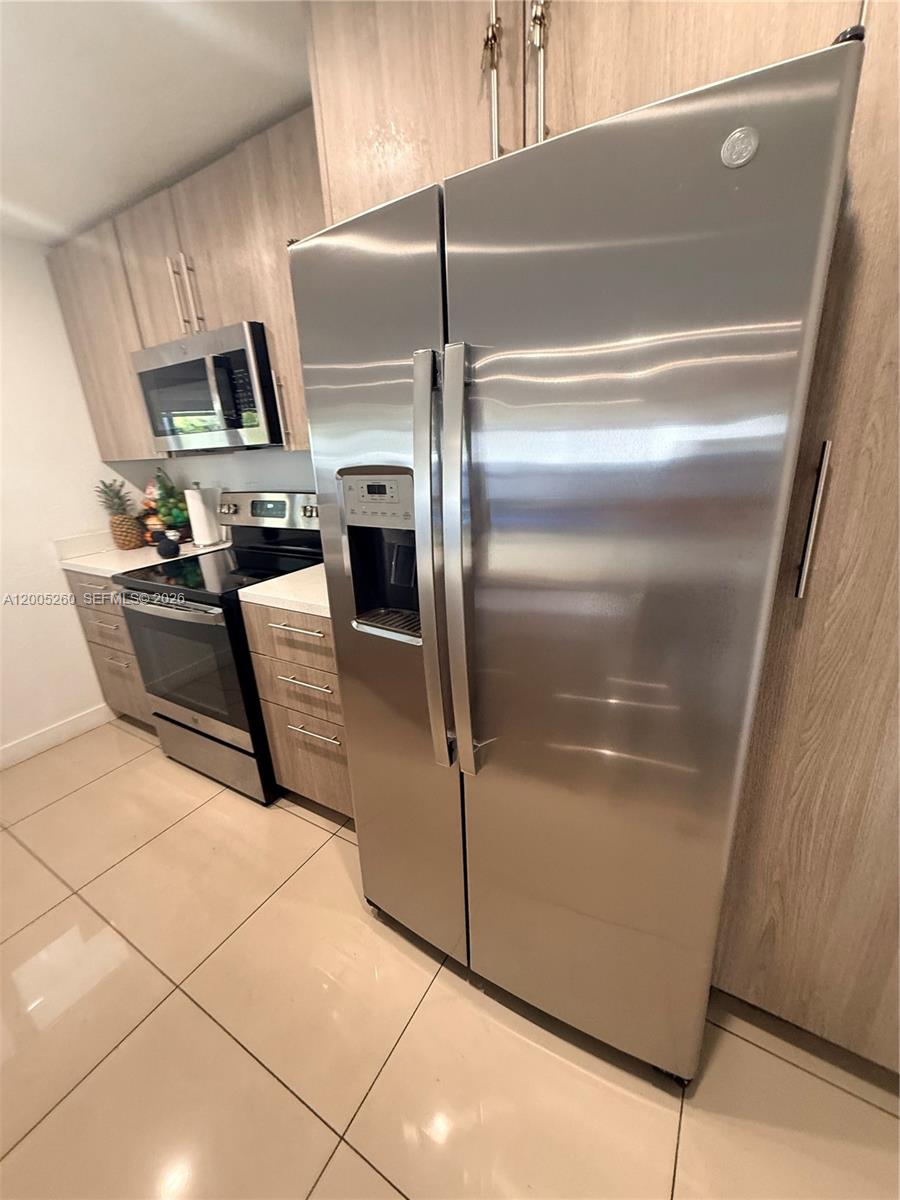 102 NW 10th Pl, Florida City FL 33034