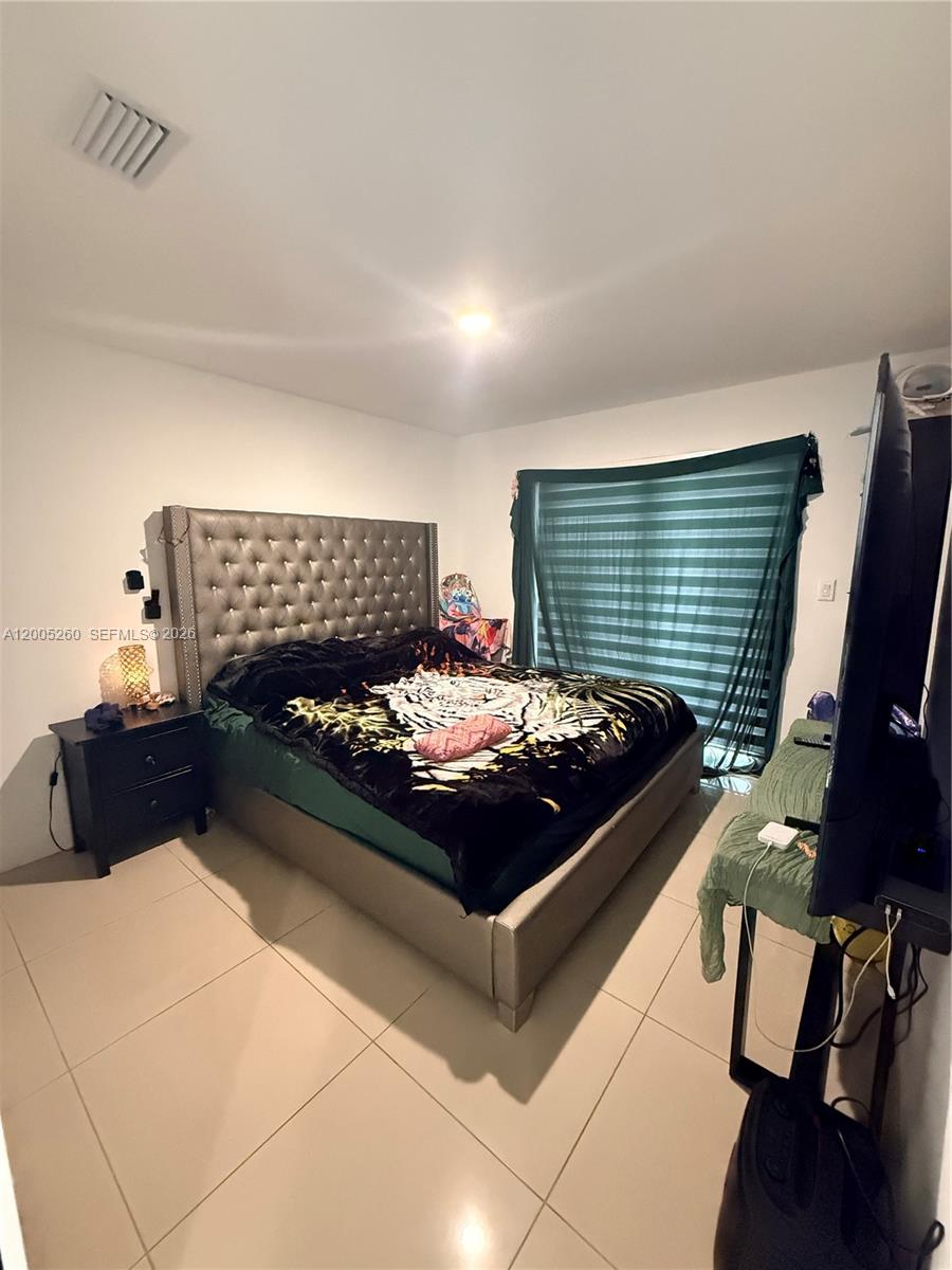 102 NW 10th Pl, Florida City FL 33034