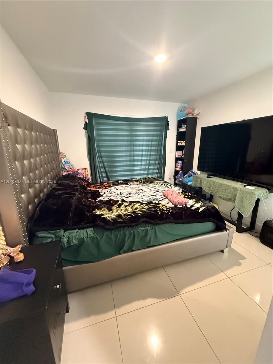 102 NW 10th Pl, Florida City FL 33034