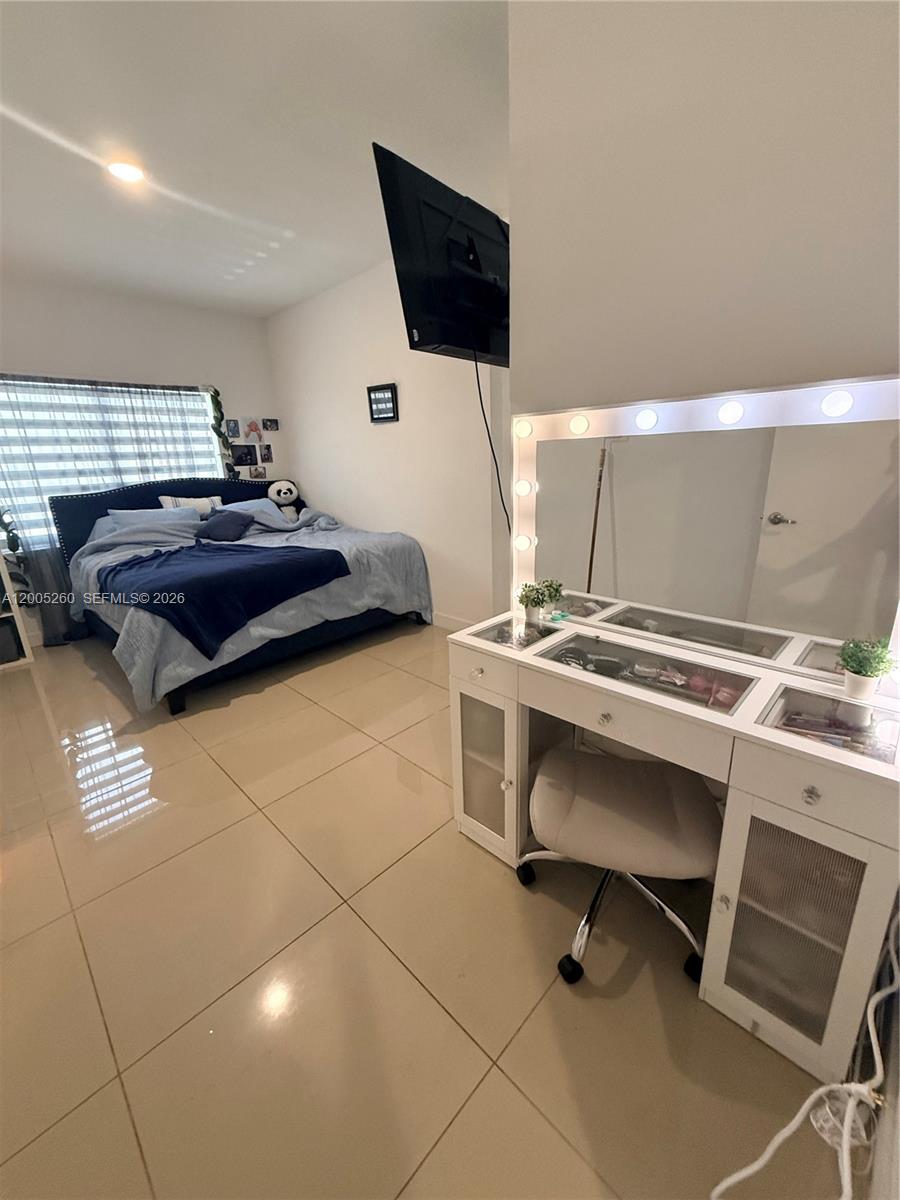 102 NW 10th Pl, Florida City FL 33034