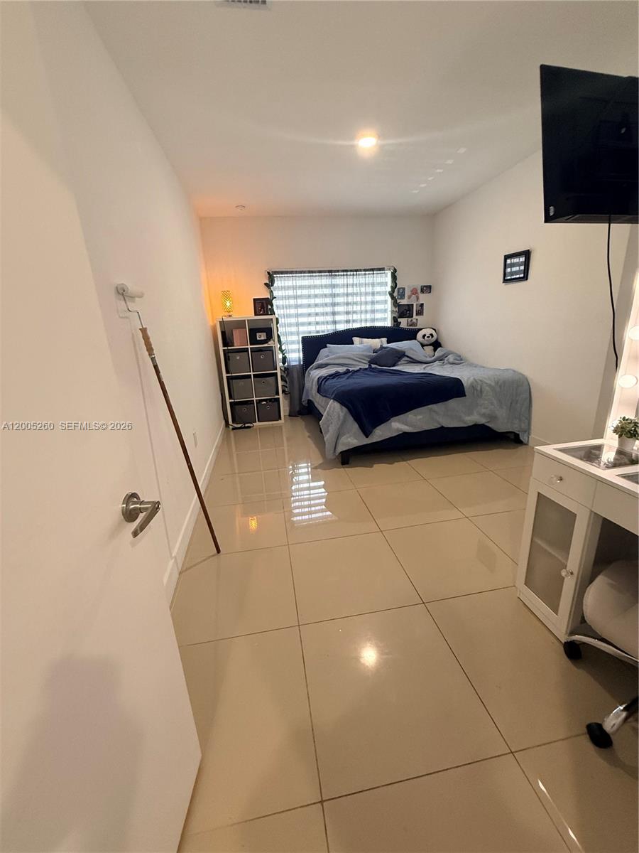 102 NW 10th Pl, Florida City FL 33034